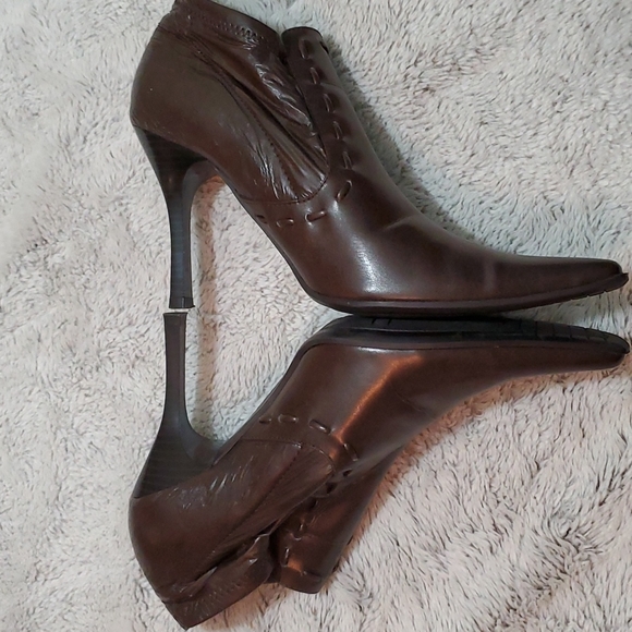 RAMPAGE Women's Calypso Brown Faux Leather 4" Heels-Stretch Foot Fit-EUC-Sz 8 - Picture 3 of 16